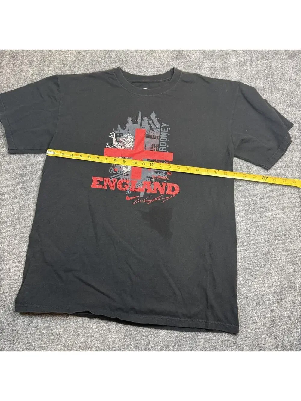 Nike England T-Shirt M Red Cross Graphic (slight stain)